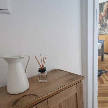 Tolle In Apartment *